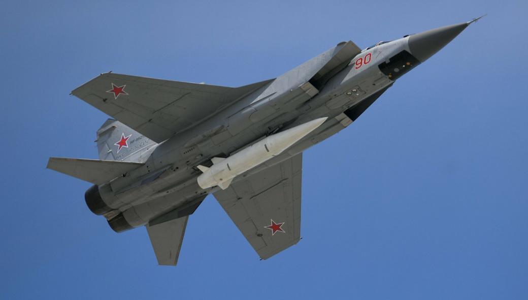 Βομβαρδιστικά Tu-22M3 και μαχητικά MiG-31K με πυραύλους Kinzhal έχουν αναπτυχθεί στην Α.Μεσόγειο